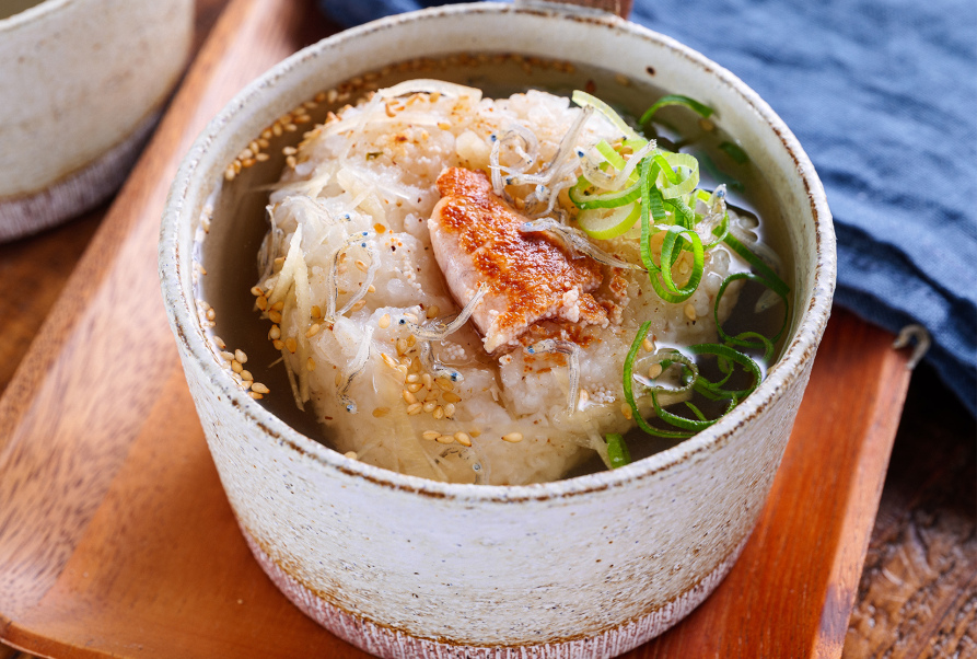 しょうがたっぷり!明太おにぎりのうまだし茶漬け
