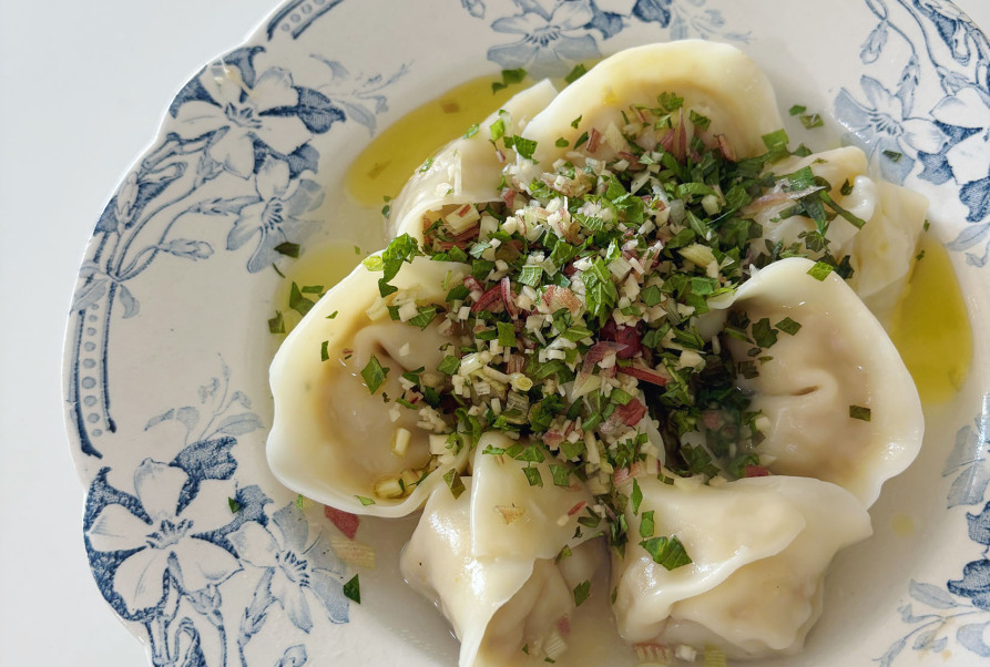 【長谷川あかりさん考案うまだし活用レシピ】薬味たっぷりカレー風味のだし水餃子