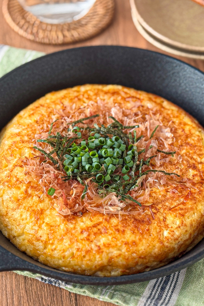 全部まぜて焼くだけ！ふわとろ山芋鉄板
