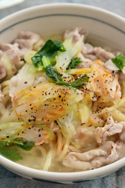 セロリと豚肉のうまだしラーメン