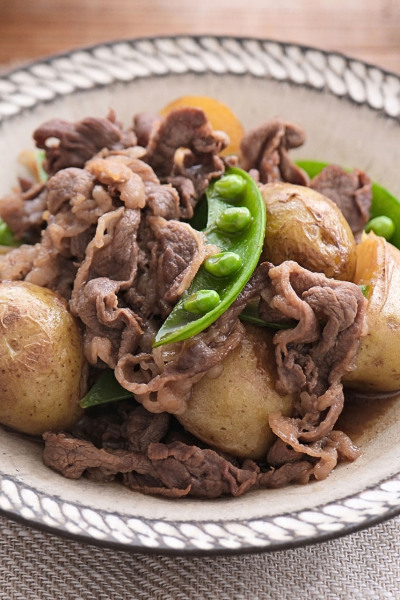 新じゃがと牛肉のうまだし煮