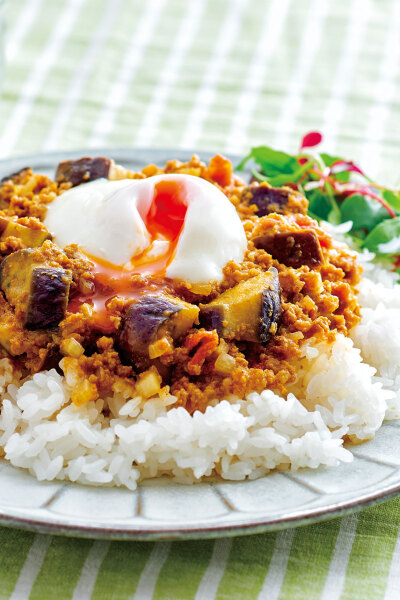 夏野菜たっぷりドライカレー