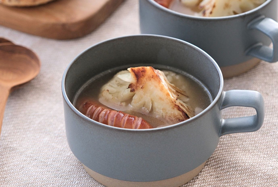 ほろほろカリフラワーとウインナーのスープ