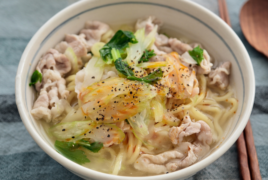 セロリと豚肉のうまだしラーメン