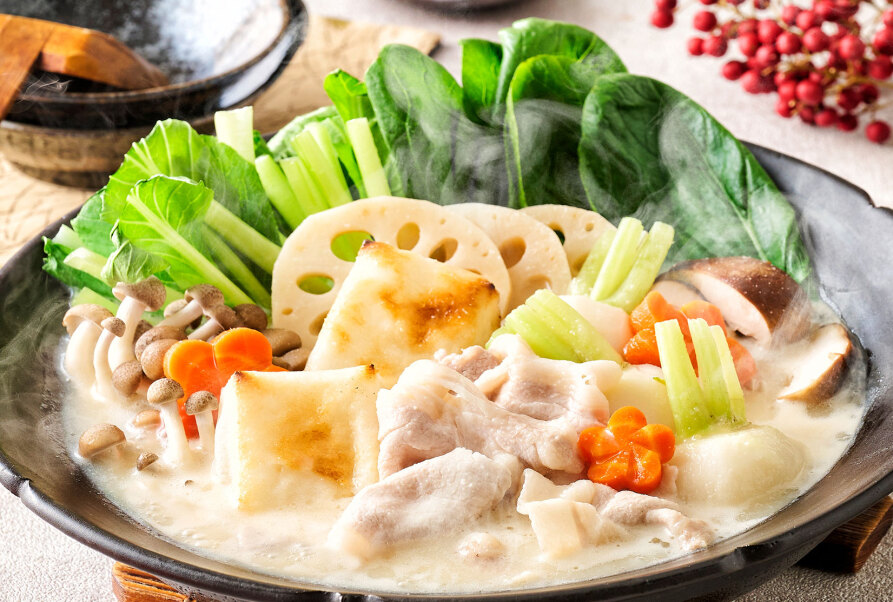 根菜の白味噌鍋（お雑煮風）