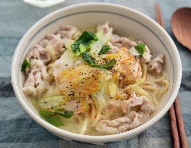 セロリと豚肉のうまだしラーメン
